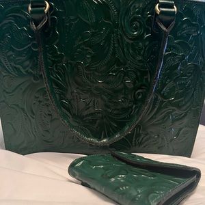 Patricia Nash leather tote and wallet